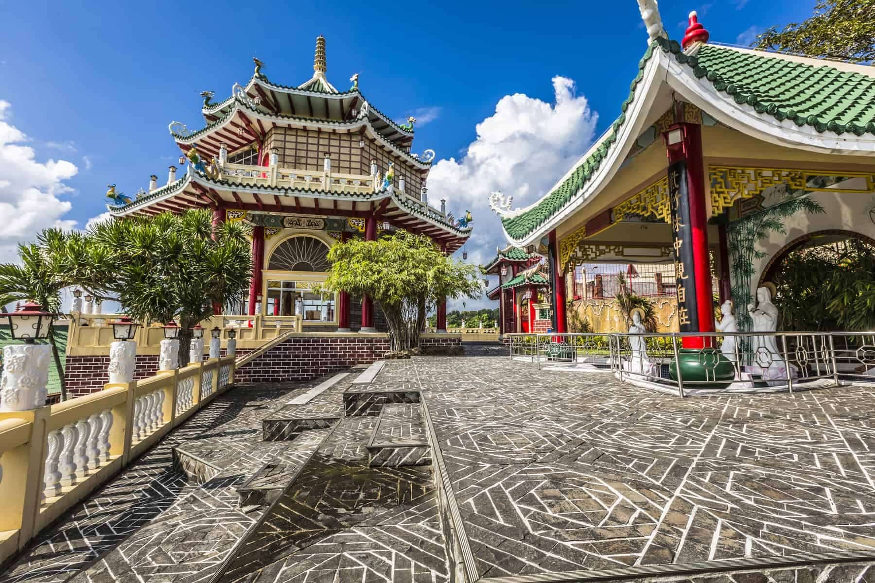 Pagoda and dragon sculpture of the Taoist Temple in Cebu, Philippines.